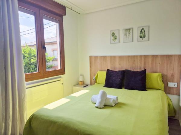 Apartamentos La Maruca Loft 3000, Rezerwuj Apartament Hotele w Kantabria z parkingiem, Parking