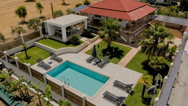 Villa Liana , private Villa with pool and garden, Rezerwuj Willa Vergia Macedonia