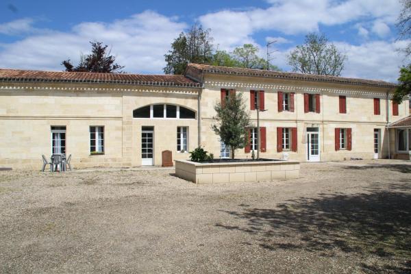 LE CLOS DE L'O, Rezerwuj Bed and Breakfast Les Peintures Akwitania