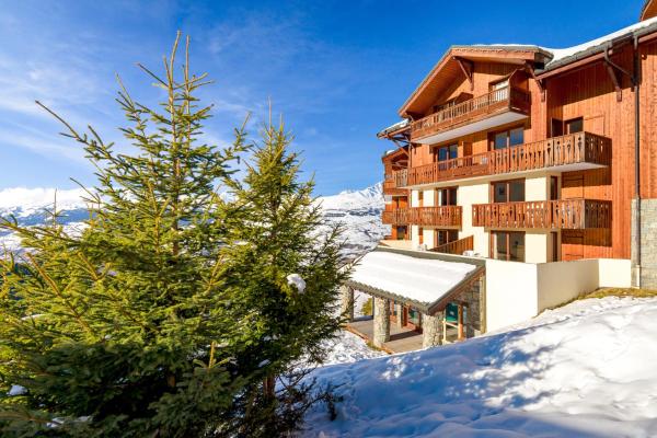 Skissim Select - Résidence L'Arollaie 4* By Travelski, Rezerwuj Apartament Hotele w Les Arcs z Basenem, Basen