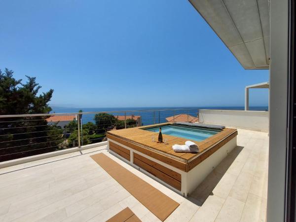 Luxury Seafront Villa with Rooftop Pool & Stunning Sea Views, Rezerwuj Willa Fertilia Sardinia North
