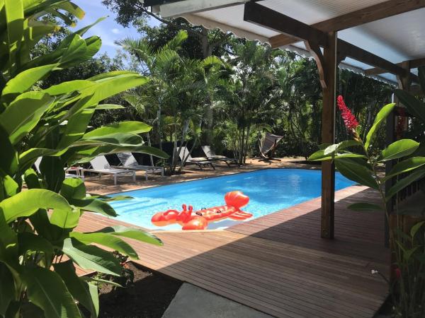 Gites le petit voyageur, Rezerwuj Apartament Hotele w Grande-Terre z basenem, Basen
