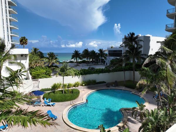 Hollywood Beachfront Condo, Steps to Ocean, Pool & Game Room, Rezerwuj Apartament Hollywood Panhandle Florida