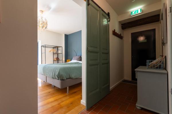 B&B Op de Soursehof, Rezerwuj Bed and Breakfast Hotele w Limburgia z parkingiem, Parking