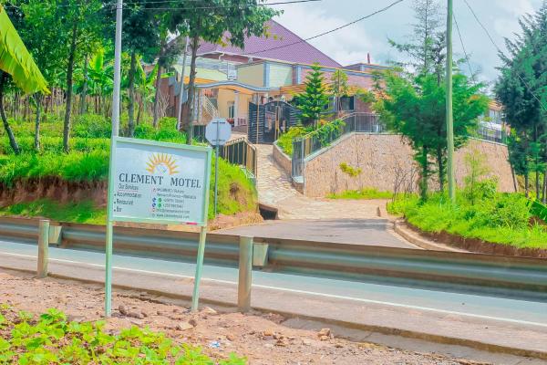 CLEMENT MOTEL, Rezerwuj Motel Rutsiro Kibuai