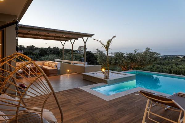 Rizes Villa, Jacuzzi & Pool amid Olive Trees, Rezerwuj Willa Agia Triada Retimno