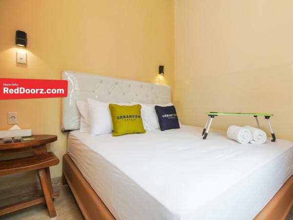Urbanview Hotel Cantee Halim Perdanakusuma by RedDoorz, Rezerwuj Hotel Cilandak Dżakarta