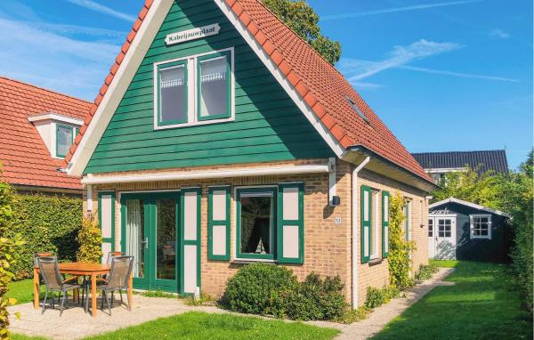 3 Bedroom Lovely Home In Zonnemaire, Rezerwuj Dom wakacyjny Hotele w Zelandia z Parkingiem, Parking