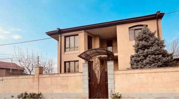 General guesthouse, Rezerwuj Pensjonat Hotele w Erewan z Basenem, Basen