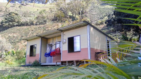 Cabaña La Guitarra, Rezerwuj Pole kempingowe Betania Antioquia
