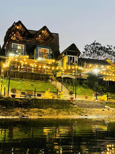Phong Nha Memory Homestay, Rezerwuj Pokój u miejscowych Hotele w Quang Binh z basenem, Basen