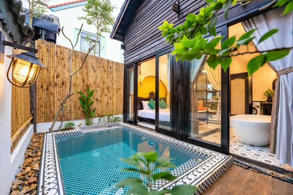 Hoi An Oasis Rosie Villa - 1 Bedroom with Private Pool and Garden View, Local Hoi An Decor, Rezerwuj Willa Hotele w Quang Nam z basenem, Basen