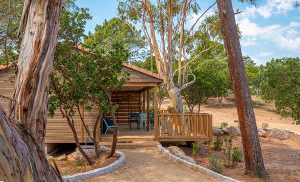 Camping California, Rezerwuj Pole kempingowe Cirendinu Korsyka