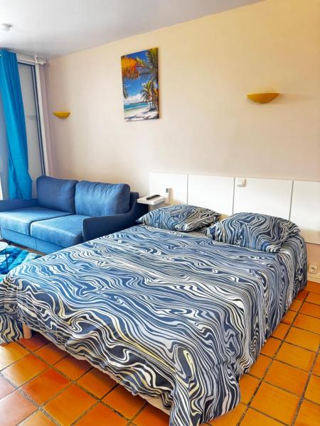 Studio ROUGE GORGE TARTANE, Rezerwuj Apartamentowiec hotelowy Hotele w La Trinite z Basenem, Basen