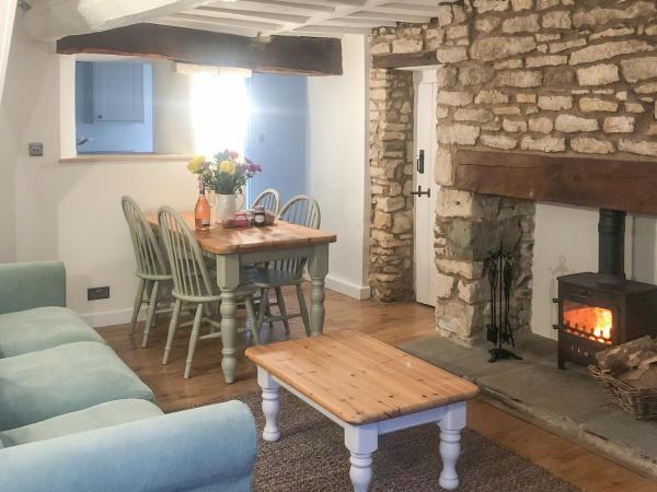 The Street Cottage, Rezerwuj Dom wakacyjny Uley Glasgow