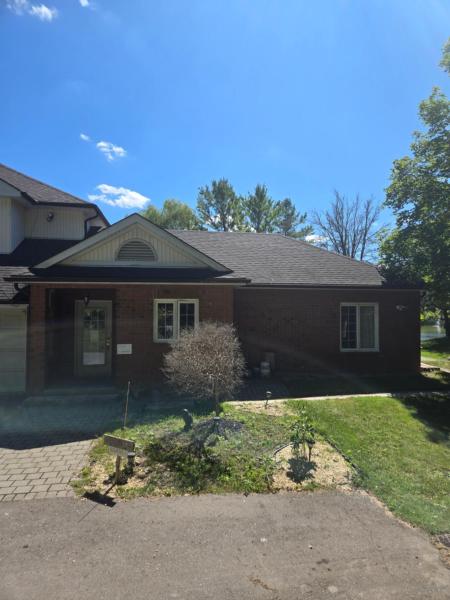 Resort style entire guesthouse-2 rooms, Rezerwuj Willa Tottenham Ontario