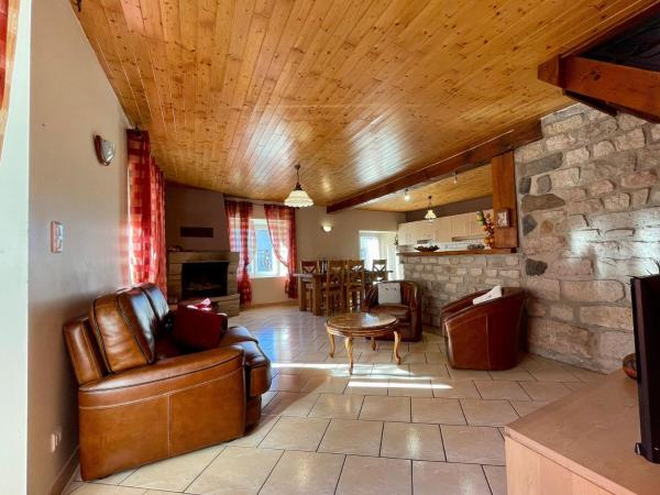 Gîte chaleureux avec cheminée près du Puy-en-Velay, idéal pour familles et séjours professionnels - FR-1-582-349, Rezerwuj Dom wakacyjny Hotele w Owernia z parkingiem, Parking