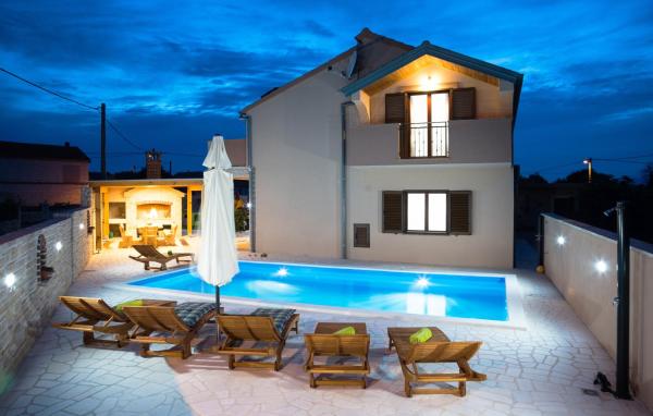 Luxury villa with a swimming pool Pridraga - Cuskijas, Novigrad - 19461, Rezerwuj Willa Novigrad Chorwacja