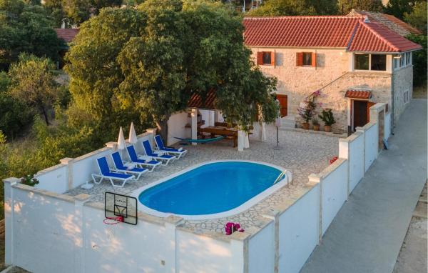 Nice Home In Stankovci, Rezerwuj Dom wakacyjny Hotele w Zadar County z basenem, Basen