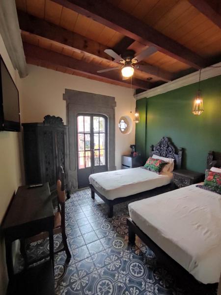 Nunõ, Rezerwuj Apartamentowiec hotelowy Aparthotele w El Bajio, Apartamentowiec hotelowy
