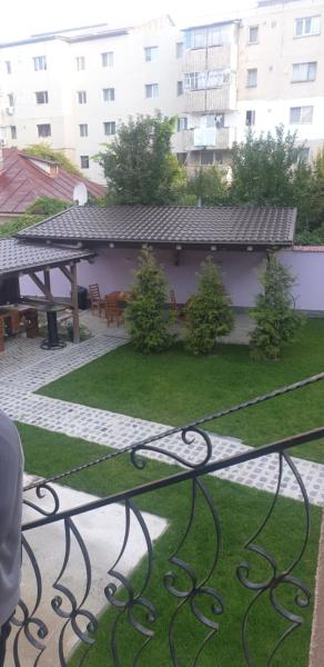 Casa Trotus, Rezerwuj Pensjonat Hotele w Carpathians - Romania z parkingiem, Parking