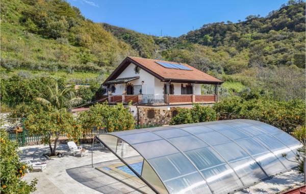 Nice Home In Gaggi With Wifi And 5 Bedrooms, Rezerwuj Hotel Hotele w Sycylia z basenem, Basen