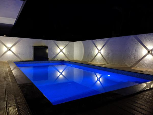 The Aura Lonavala, Rezerwuj Willa Hotele w Nowe Delhi z basenem, Basen