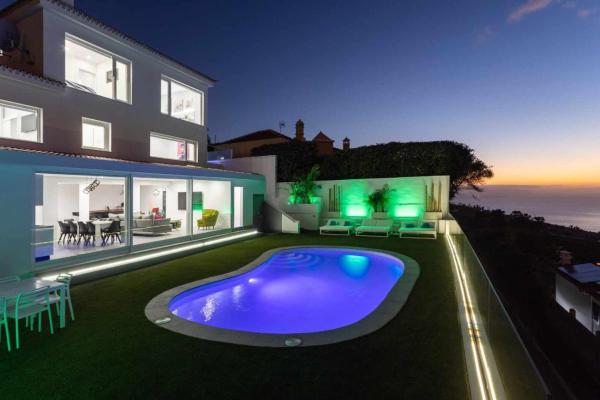 VIVIENDA VACACIONAL DE LUJO EN EL SAUZAL, Rezerwuj Willa Hotele w Sauzal z Basenem, Basen