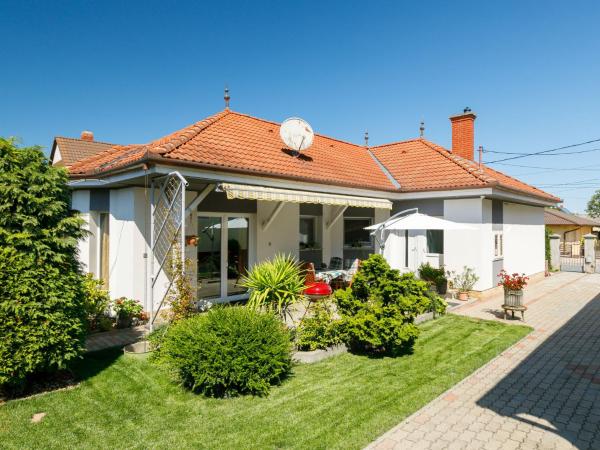 Holiday Home Ildiko by Interhome, Rezerwuj Dom wakacyjny Hotele w Somogy z Parkingiem, Parking