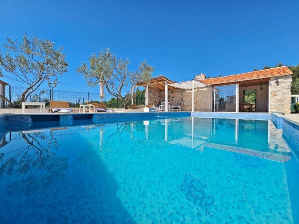 Flamingo - House with private pool, Rezerwuj Willa Hotele w Split-Dalmatia County z Basenem, Basen