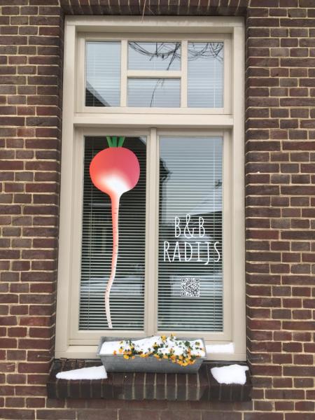 B&B Radijs, Rezerwuj Bed and Breakfast Hotele w Limburgia z parkingiem, Parking