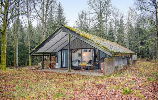 Awesome Home In Annerstad With Sauna, Rezerwuj Dom wakacyjny  