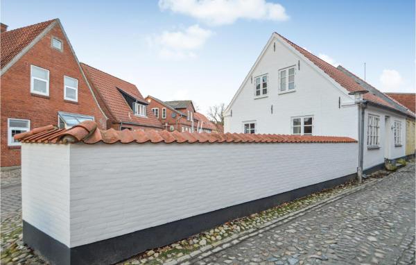 3 Bedroom Stunning Home In Tønder, Rezerwuj Dom wakacyjny Tonder Sønderjylland