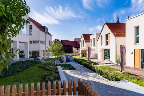 Gästehaus Brunnenkunst - Exklusiv wohnen im Herzen der Stadt, Rezerwuj Dom wakacyjny Hotele w Turyngia z parkingiem, Parking