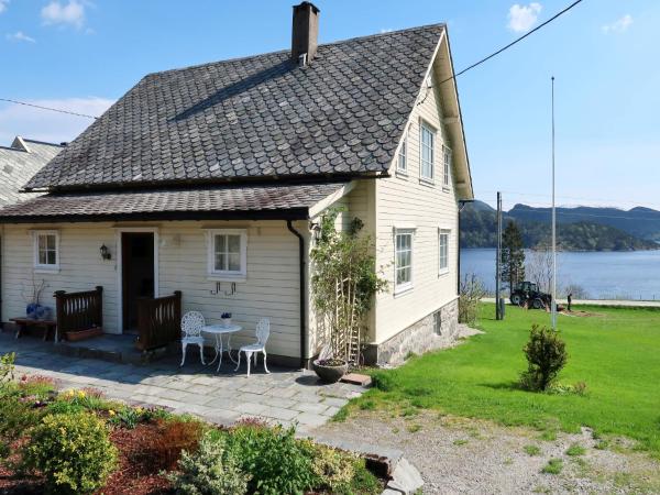 Holiday Home Kvamsvika by Interhome, Rezerwuj Dom wakacyjny Hotele w Vestland z parkingiem, Parking
