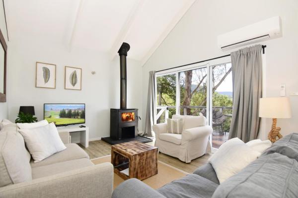 Treetops - Three bedroom home with great views, in the village, Rezerwuj Dom wakacyjny Kangaroo Valley South Coast