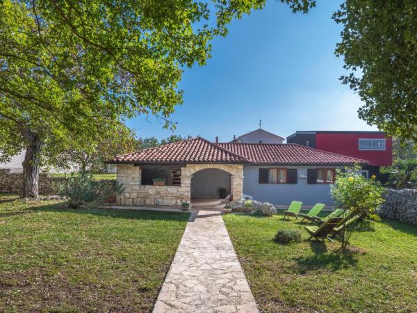 Holiday Home Cetina by Interhome, Rezerwuj Dom wakacyjny Hotele w Hreljići z parkingiem, Parking