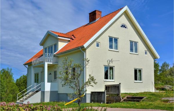 4 Bedroom Stunning Home In Mariannelund, Rezerwuj Dom wakacyjny Mariannelund 