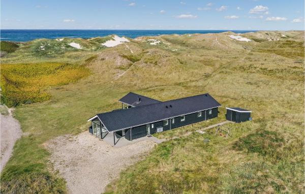 Four-Bedroom Holiday Home In Ringkobing, Rezerwuj Dom wakacyjny Ringkøbing 