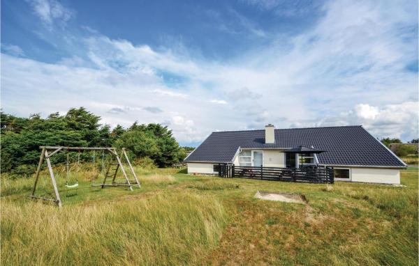 Five-Bedroom Holiday Home In Thisted, Rezerwuj Dom wakacyjny Hotele w Vestjylland z Parkingiem, Parking