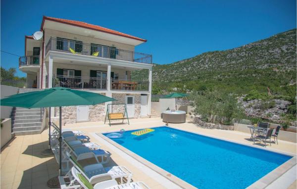 Beautiful Home In Zagvozd With Sauna, Rezerwuj Dom wakacyjny Hotele SPA w Split-Dalmatia County, SPA