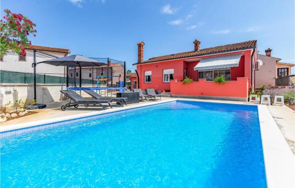 Beautiful Home In Marcana, Rezerwuj Dom wakacyjny Hotele w Pula Region z basenem, Basen