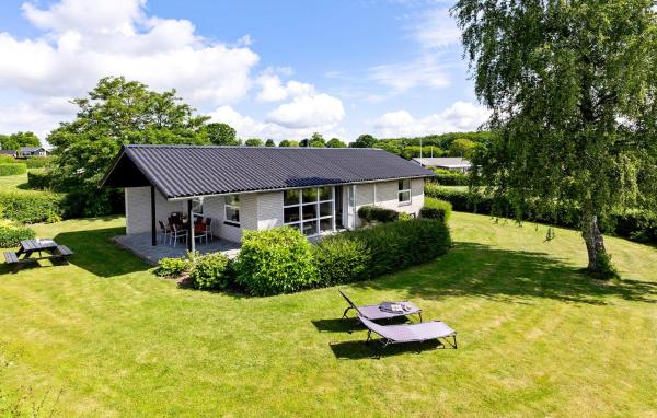 Holiday Home Lundvej Sønderborg Xii, Rezerwuj Dom wakacyjny Domy Wakacyjne w Vollerup, Domek