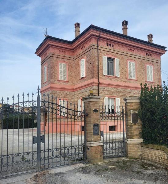 Villa Livia, Rezerwuj  Fermo 