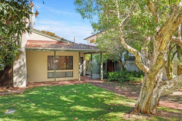 Applecross Village Gem 2BR, Rezerwuj Dom wakacyjny Perth CBD 