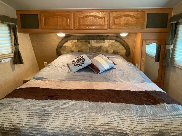 Comfortable RV in a farm, Rezerwuj Pole kempingowe Nanoose Bay 