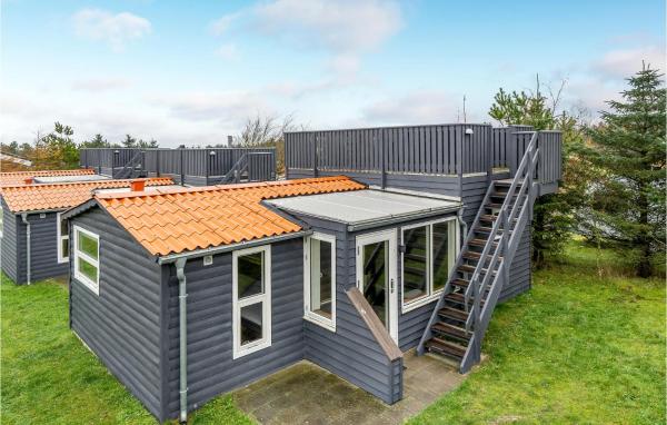 Lovely Home In Hanstholm With Kitchen, Rezerwuj Dom wakacyjny Hotele w Vestjylland z Basenem, Basen