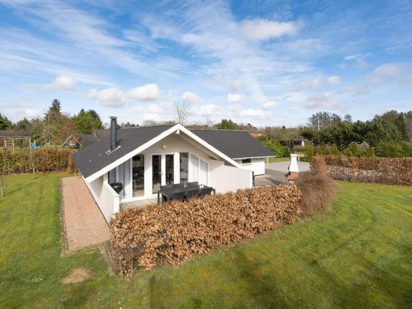 Holiday Home Edvardsine - 12km from the sea by Interhome, Rezerwuj Dom wakacyjny Oksbøl 