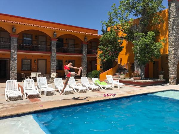HOTEL QUINTA SANTA CECILIA, Rezerwuj  Hotele w Coahuila z Basenem, Basen