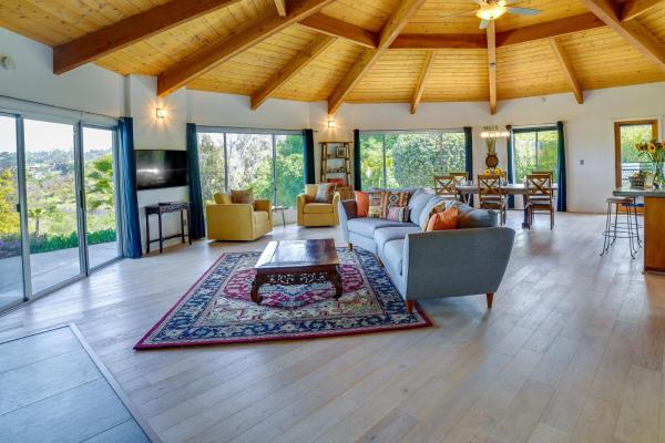 Fallbrook Home w/ Mountain Views: Close to Hiking, Rezerwuj Dom wakacyjny Domki letniskowe w Sage, Domek